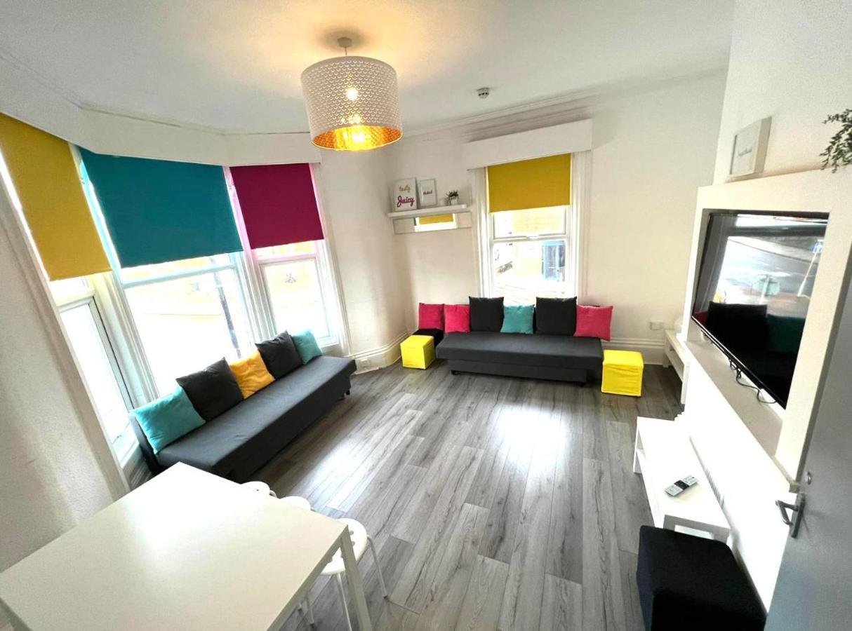 Island 5 Min Walk From Tower Sleeps 12