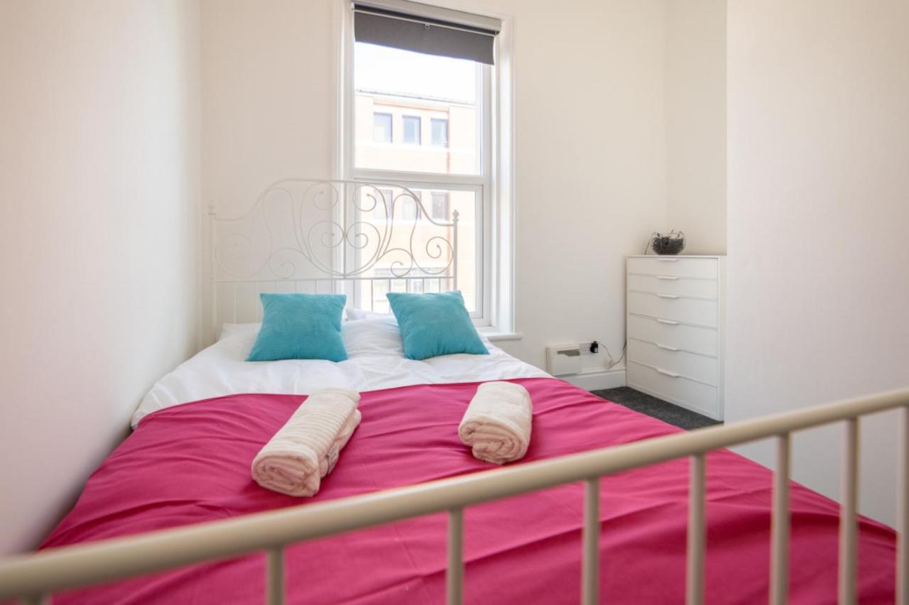 Island 5 Min Walk From Tower Sleeps 12