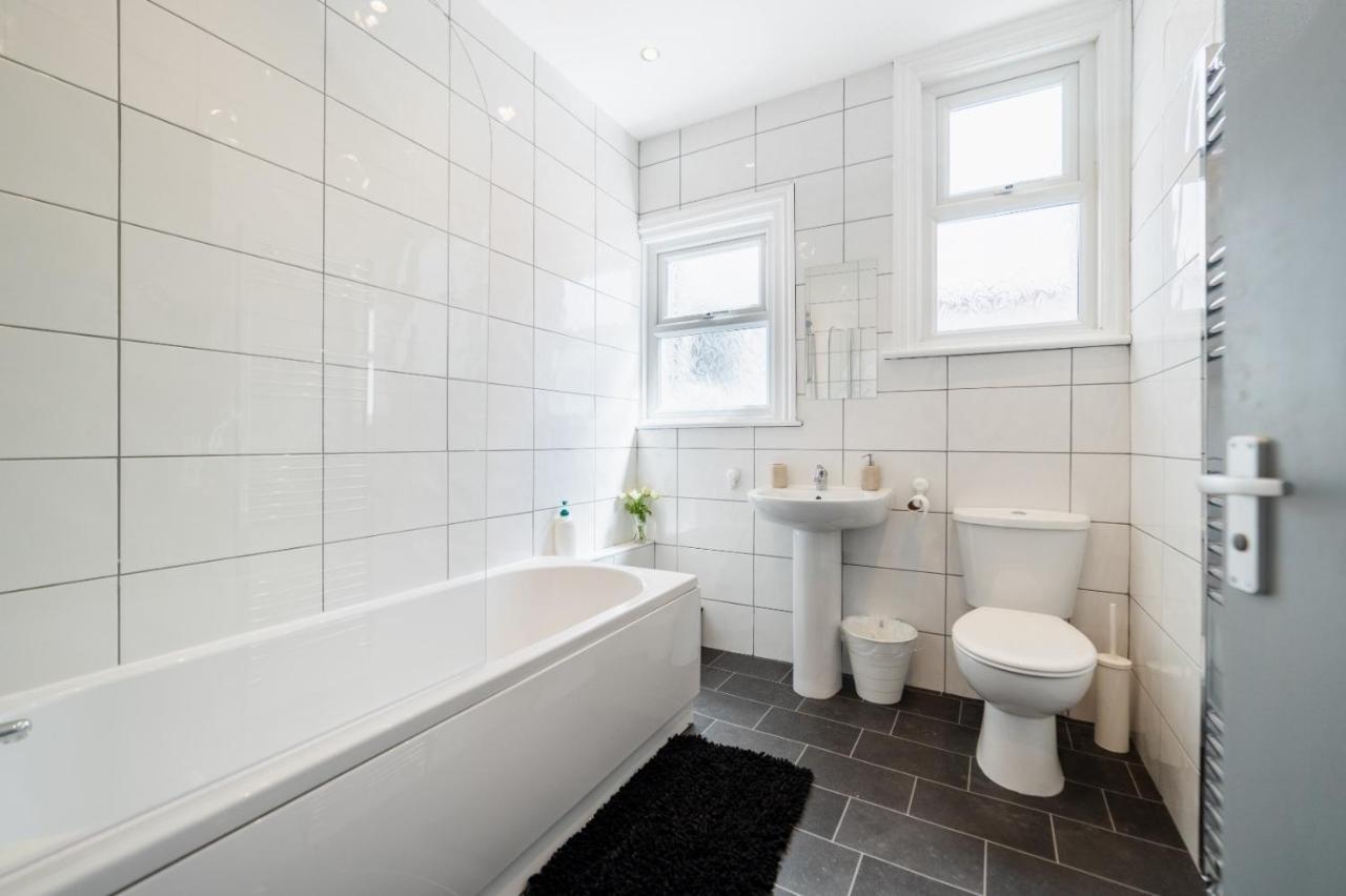 Apartment Island 5 Min Walk From Tower Sleeps 12 Blackpool