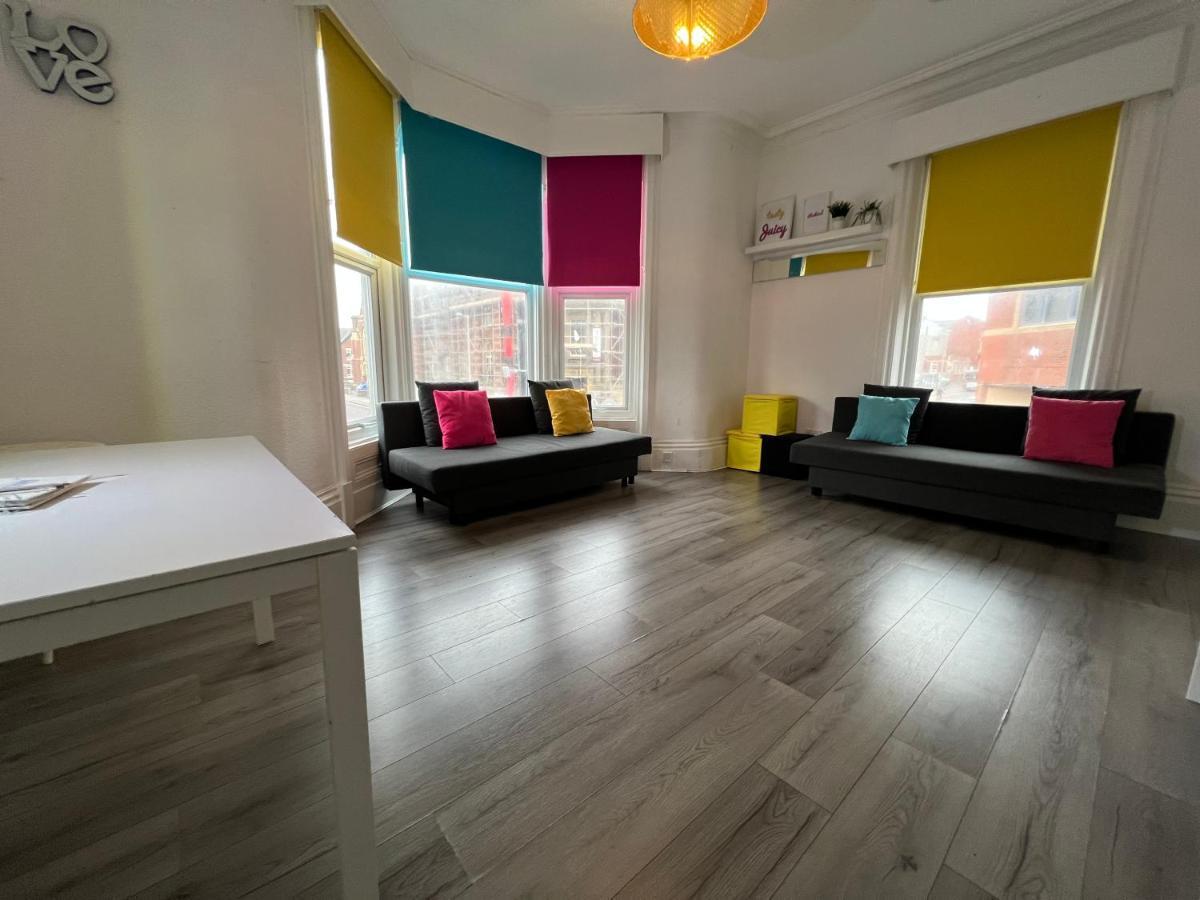 Island 5 Min Walk From Tower Sleeps 12 * Blackpool